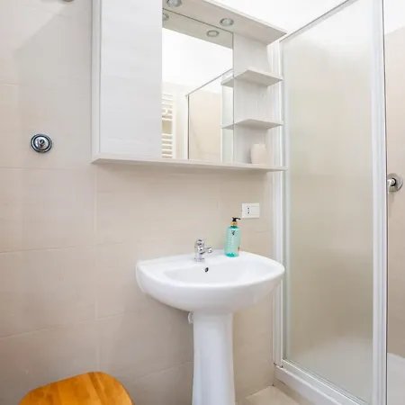 St Peters Colorful 3bdr Daire