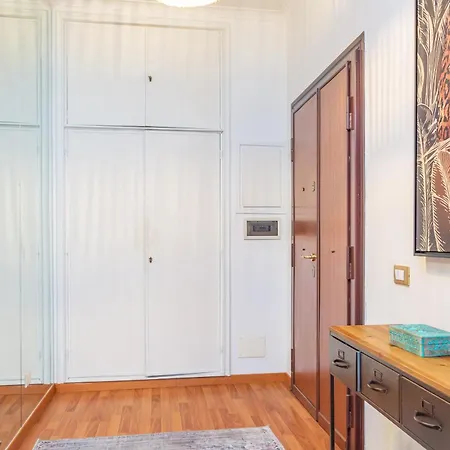 Daire St Peters Colorful 3bdr Roma